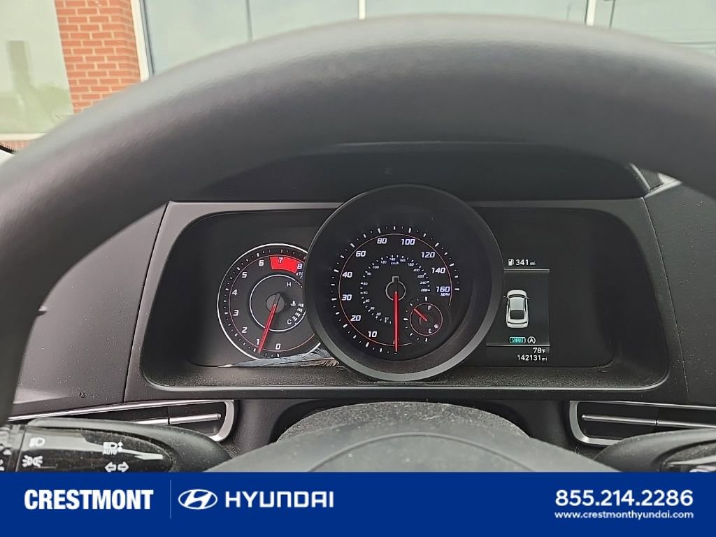 Used 2022 Hyundai Elantra SE FWD image 4