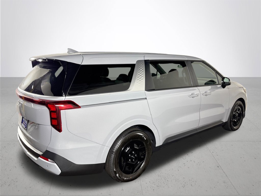 New 2027 Kia Carnival FWD image 6