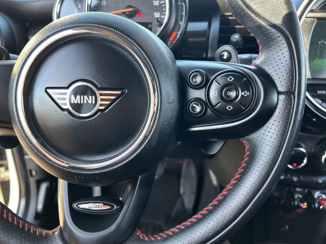 Used 2019 MINI Cooper S w/ Signature Upholstery Package image 22