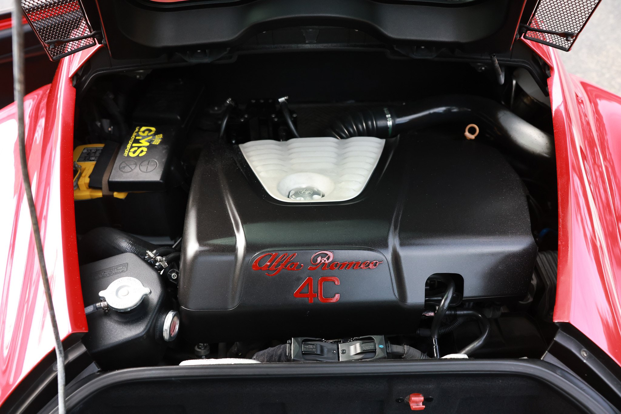 Used 2015 Alfa Romeo 4C Launch Edition w/ Convenience Group RWD image 24