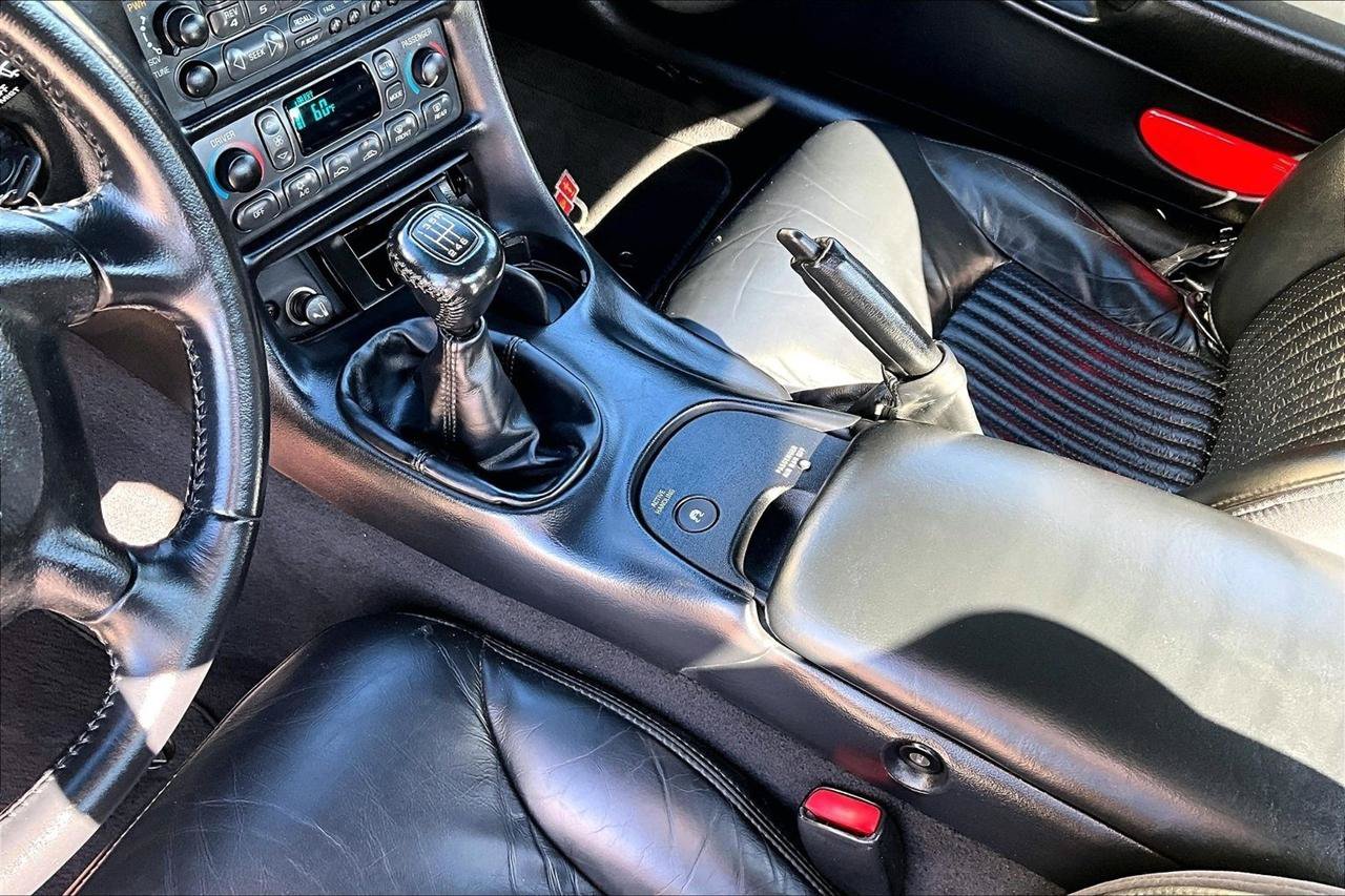 Used 2002 Chevrolet Corvette Z06 w/ Memory Pkg RWD image 19