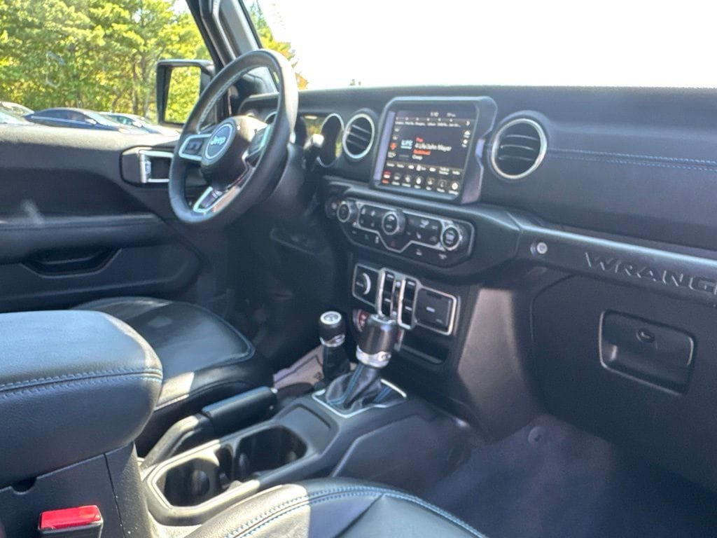 Used 2023 Jeep Wrangler Unlimited Rubicon 4xe w/ Cold Weather Group AWD/4WD image 25
