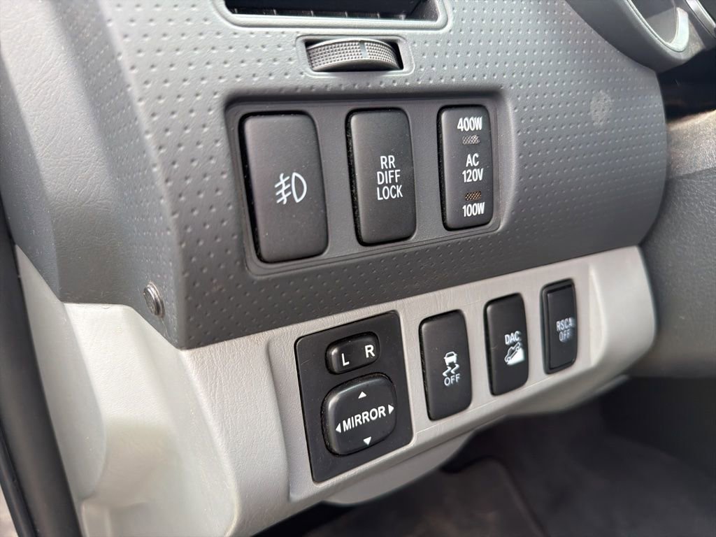 Used 2015 Toyota Tacoma 4x4 Access Cab V6 w/ TRD Off-Road Package image 25