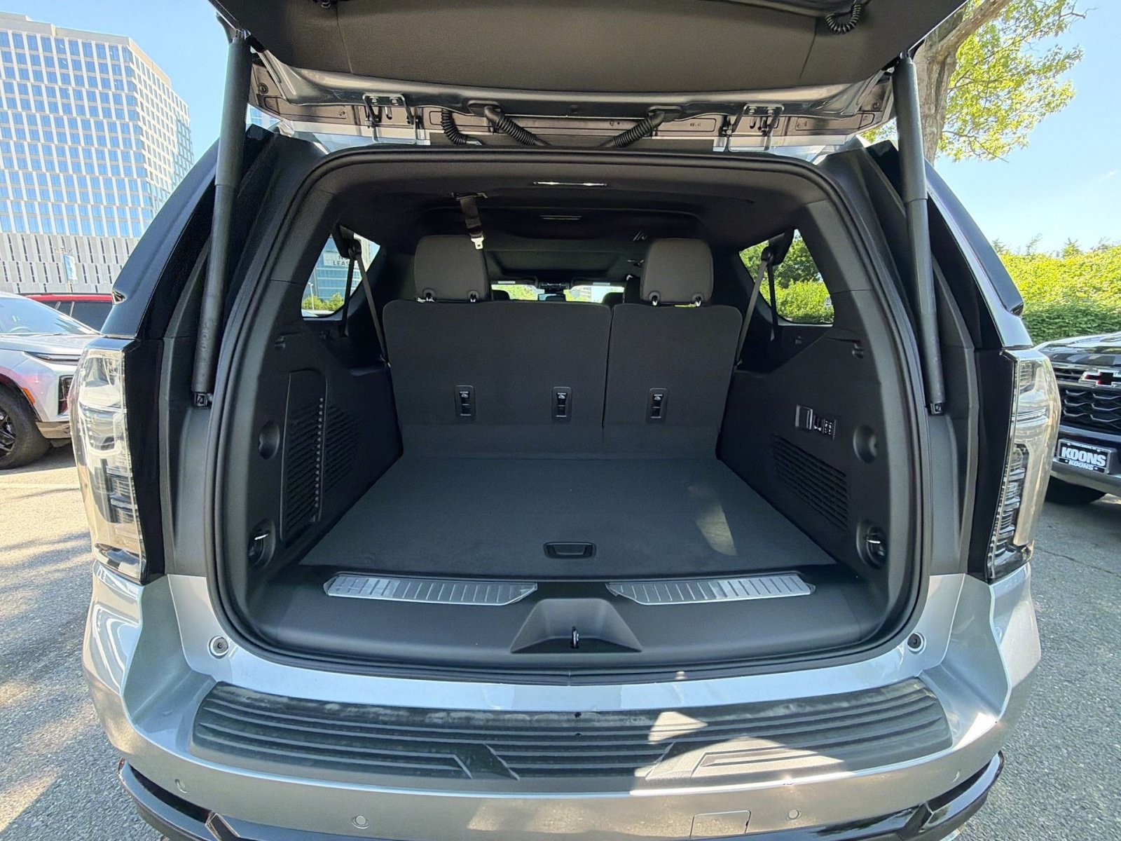 New 2026 Chevrolet Suburban RST w/ Comfort Package AWD/4WD image 27
