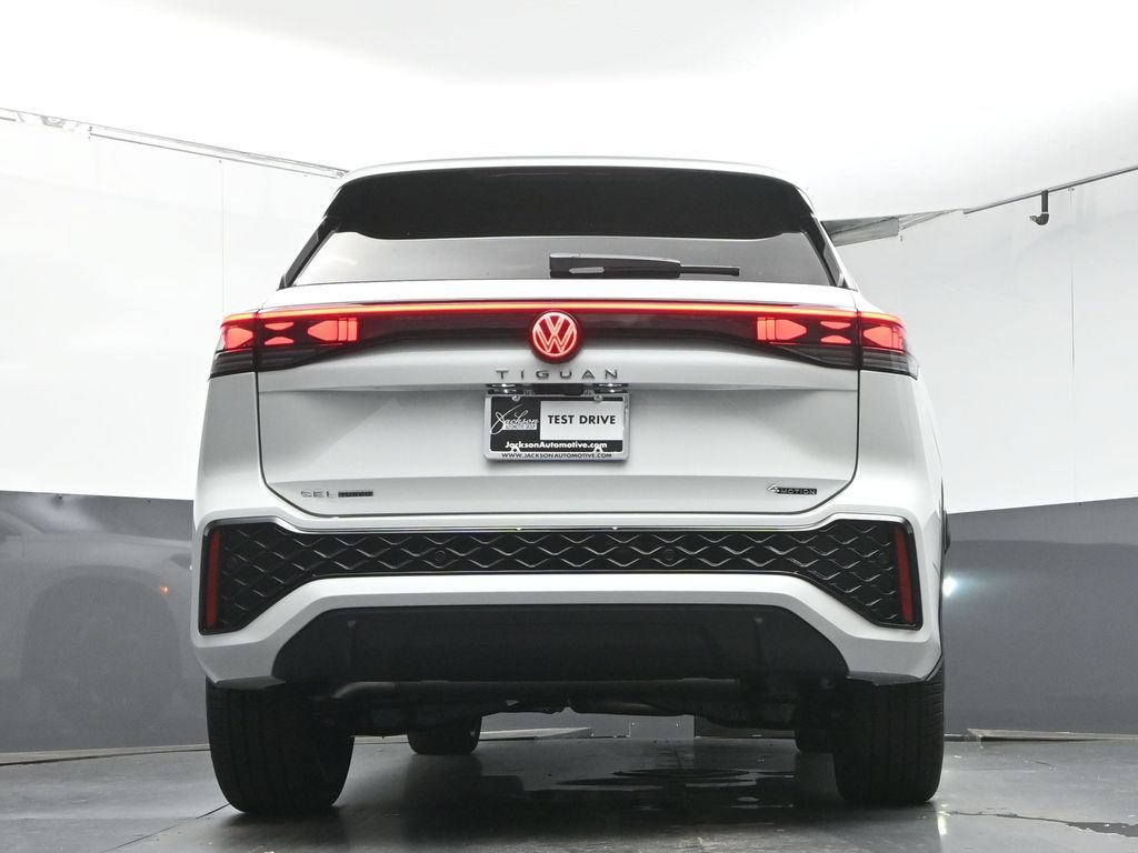 New 2026 Volkswagen Tiguan SEL R-Line AWD/4WD image 38