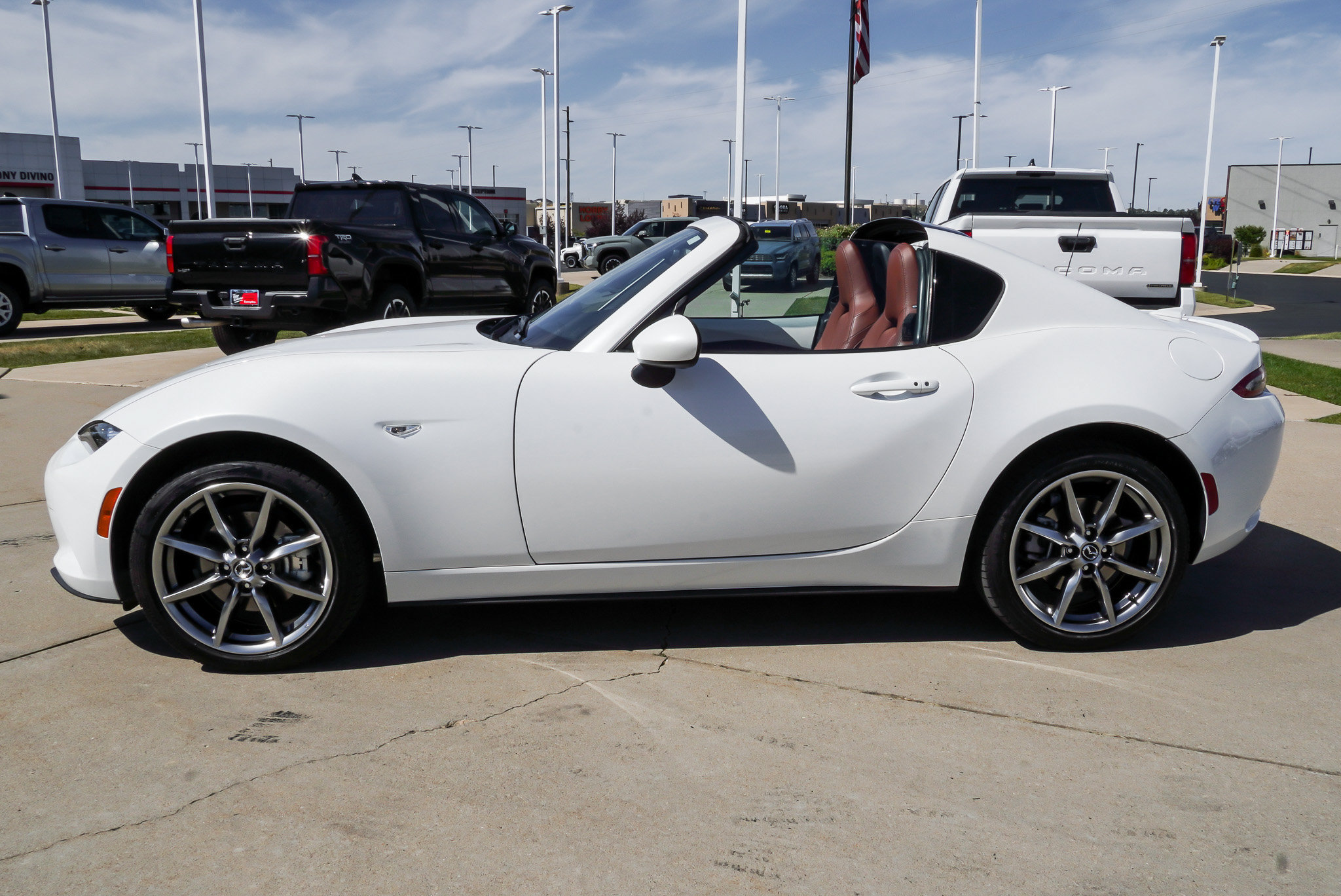 Used 2022 MAZDA MX-5 Miata RF Grand Touring w/ Weather Package RWD image 8