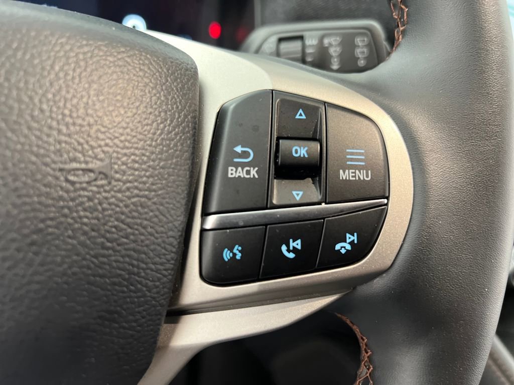 Used 2025 Ford Explorer Active image 47