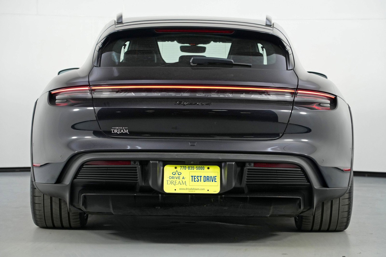 Used 2022 Porsche Taycan 4 Cross Turismo AWD/4WD image 11