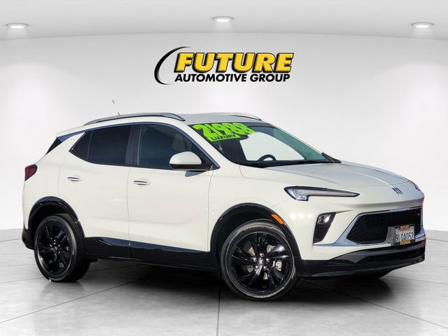 Used 2024 Buick Encore GX Sport Touring image 1