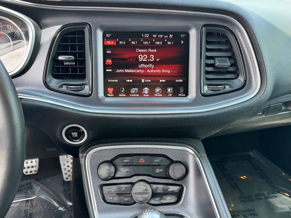 Used 2015 Dodge Challenger R/T Plus RWD image 24