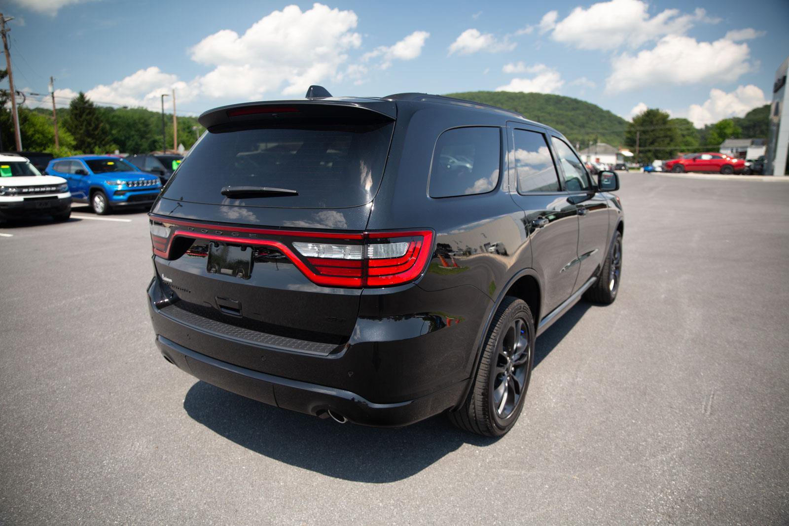 Used 2025 Dodge Durango GT w/ Blacktop Package image 4