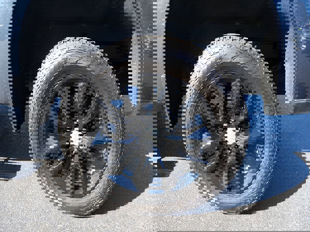 Used 2021 Chevrolet Silverado 1500 Custom image 37