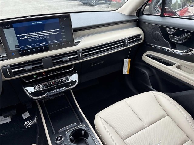 New 2026 Lincoln Corsair Premiere image 15