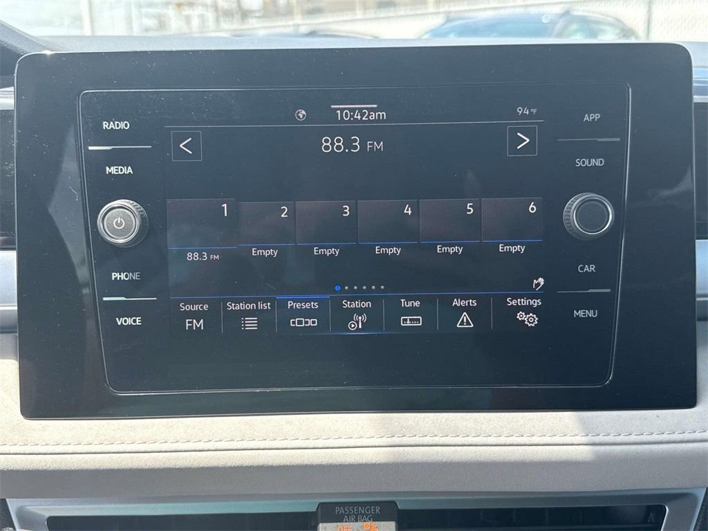 New 2025 Volkswagen Taos SE image 28