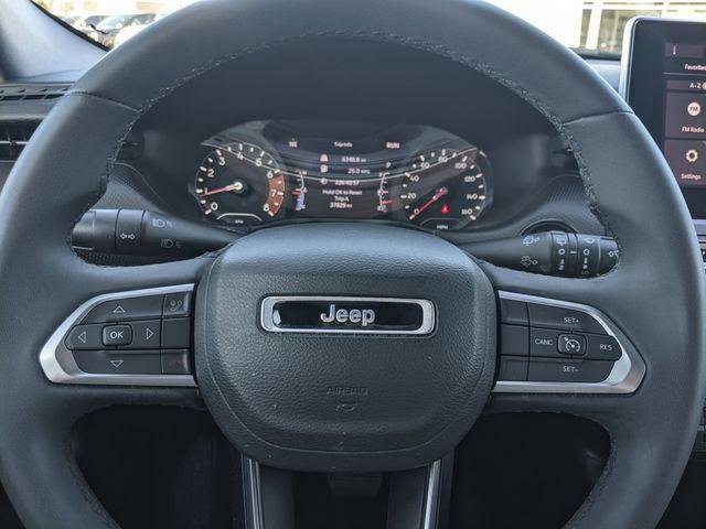 Certified 2022 Jeep Compass Latitude FWD image 38