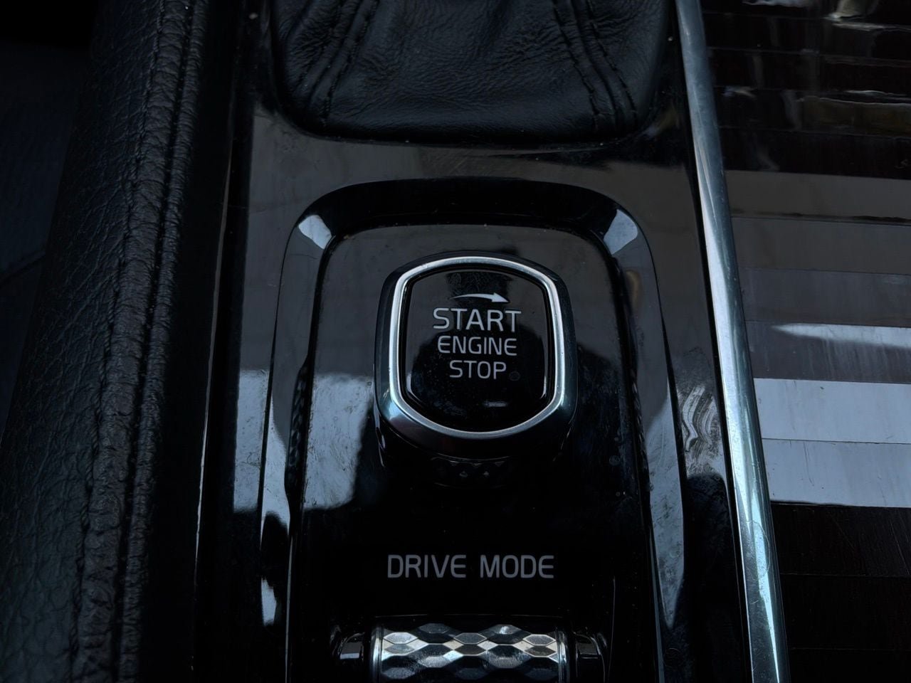 Used 2019 Volvo S90 T6 Momentum AWD/4WD image 34