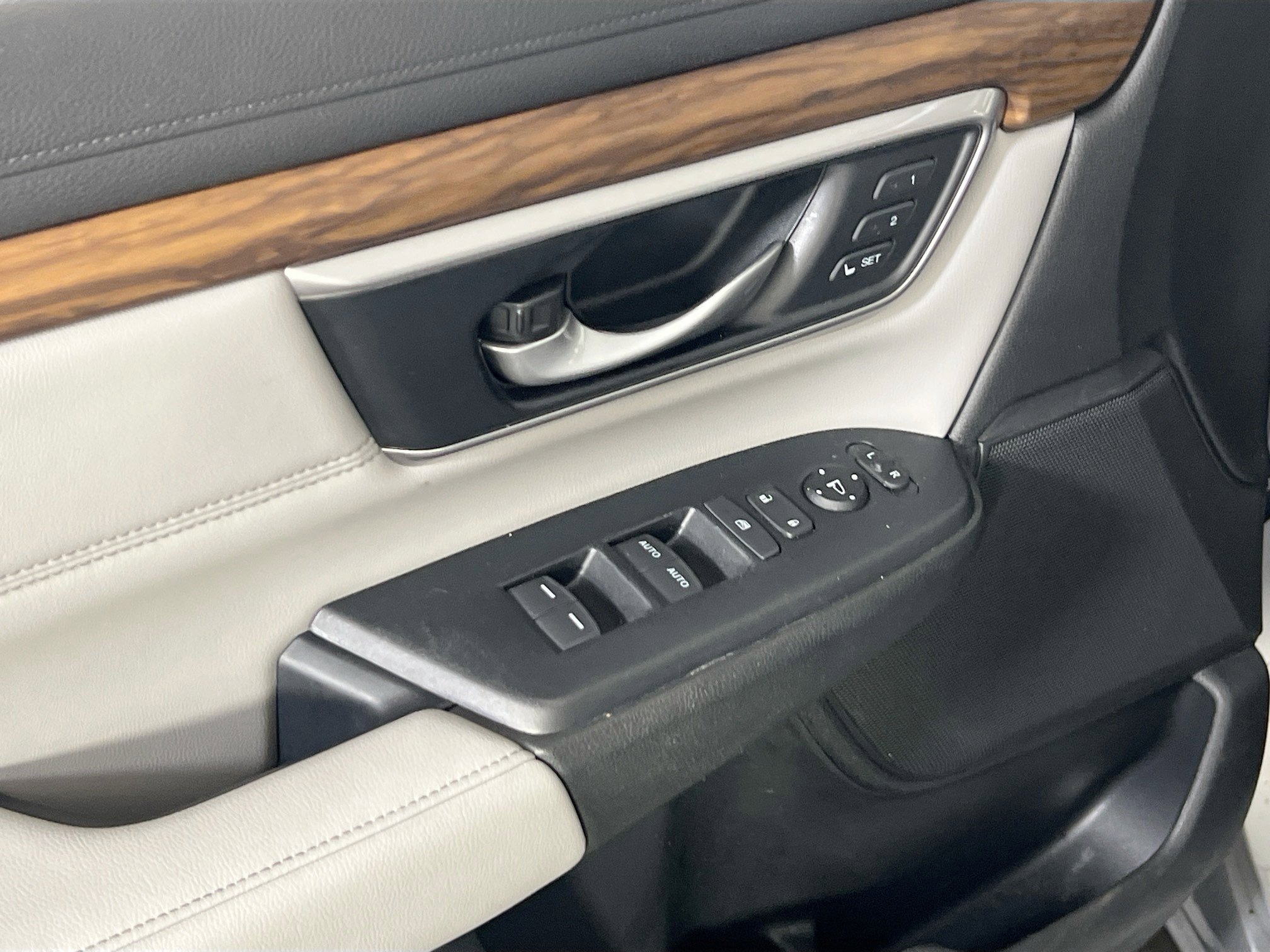 Used 2022 Honda CR-V EX-L image 17