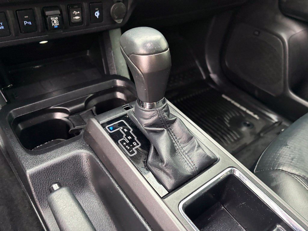 Used 2019 Toyota Tacoma TRD Sport w/ TRD Premium Sport Package AWD/4WD image 29