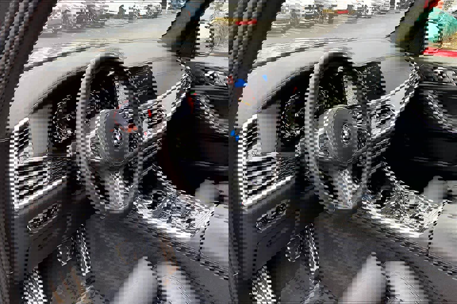 Used 2022 BMW X7 xDrive40i w/ M Sport Package image 15