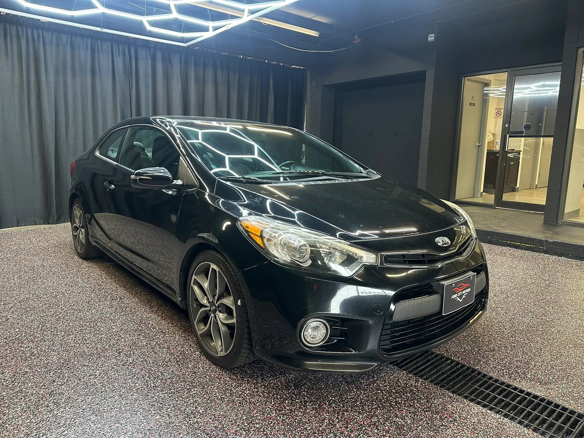 Used 2016 Kia Forte Koup SX FWD image 9