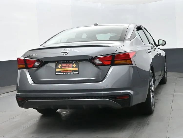 Used 2025 Nissan Altima 2.5 SV image 8