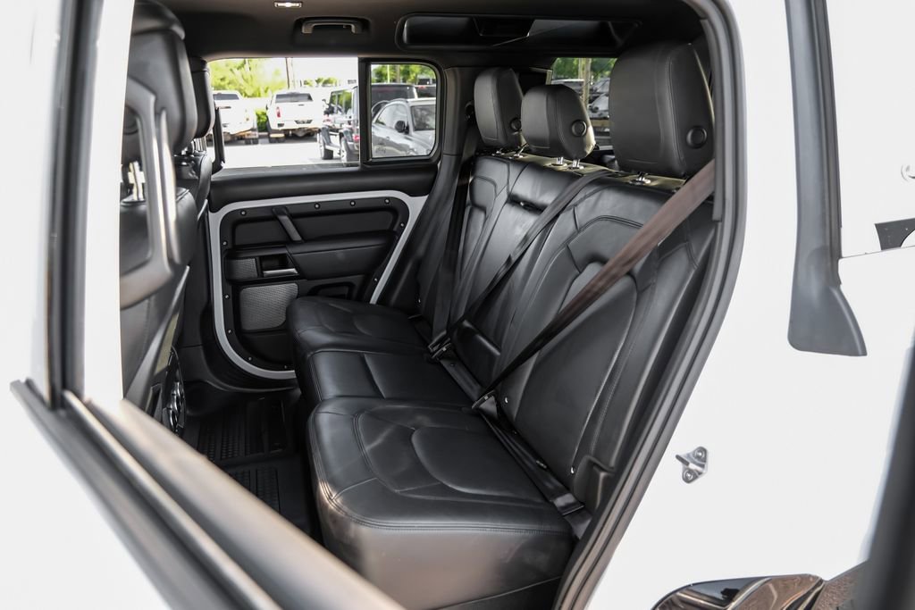 Used 2023 Land Rover Defender 110 V8 AWD/4WD image 40