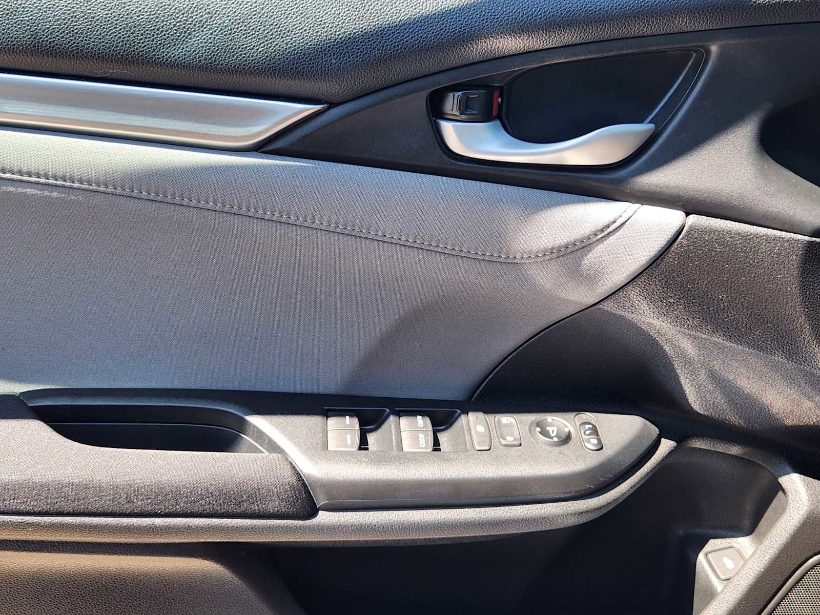 Used 2017 Honda Civic EX-T image 22