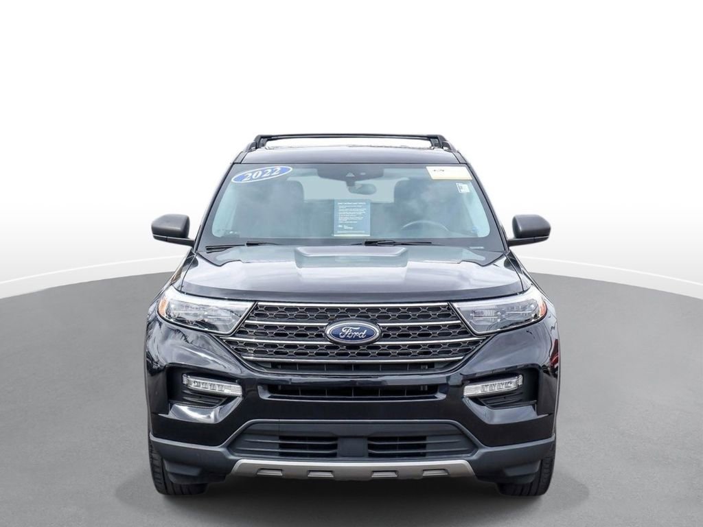 Certified 2022 Ford Explorer XLT w/ Equipment Group 202A AWD/4WD image 3