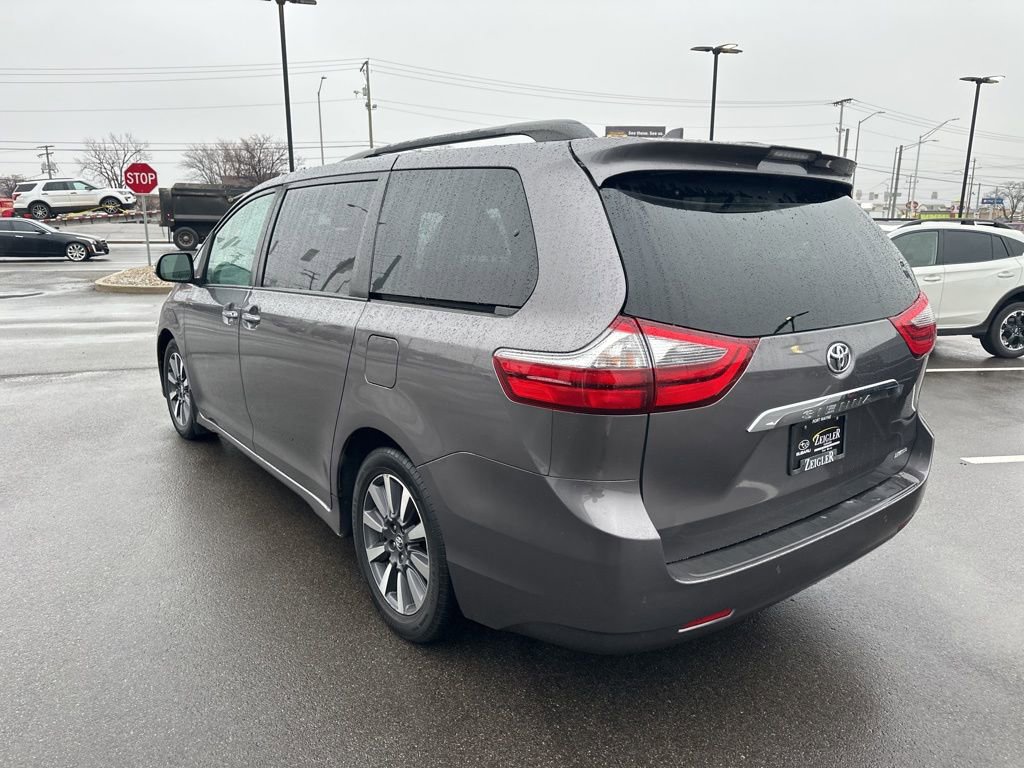Used 2020 Toyota Sienna Limited Premium w/ Carpet Mat Package image 4