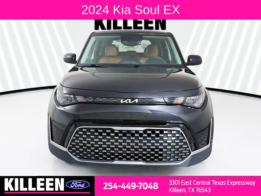 Used 2024 Kia Soul EX w/ Option Group 015 FWD image 2