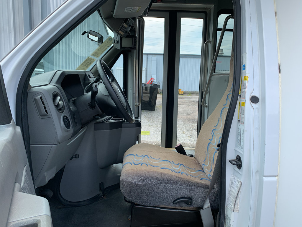 Used 2010 Ford E-450 and Econoline 450 Super Duty RWD image 15