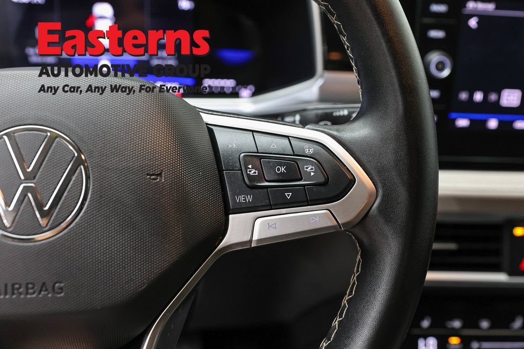 Used 2025 Volkswagen Taos SE AWD/4WD image 16