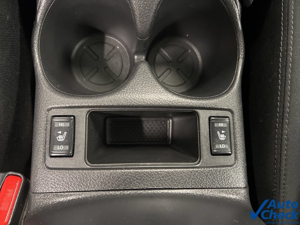 Used 2018 Nissan Rogue SV AWD/4WD image 32