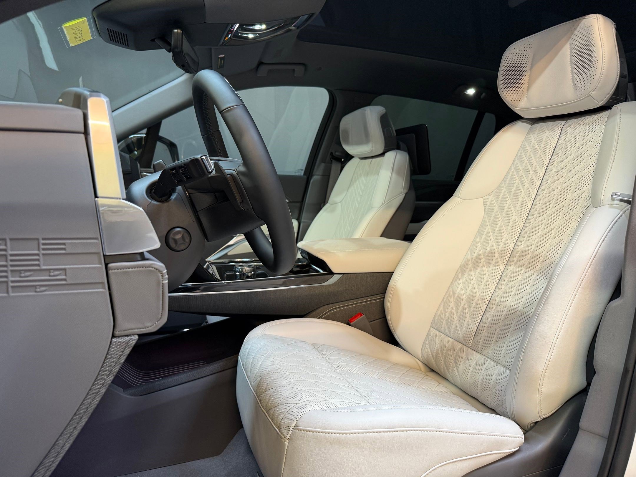 New 2025 Cadillac Escalade IQ Luxury 1 w/ Smart Trailering package image 4