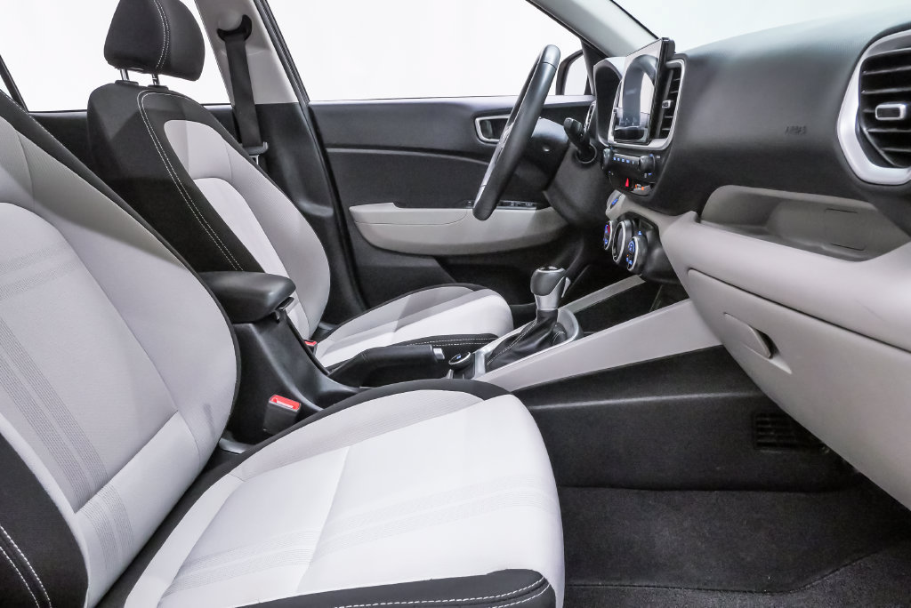 Certified 2024 Hyundai Venue SEL FWD image 14