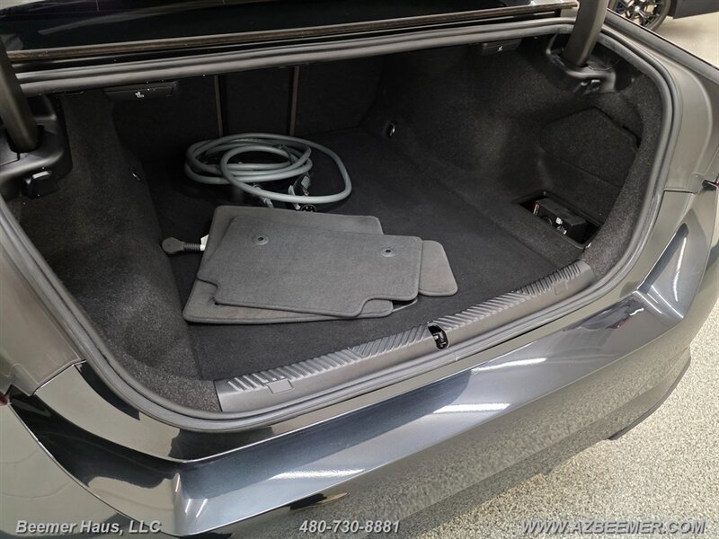 Used 2024 BMW i5 eDrive40i w/ M Sport Package RWD image 8