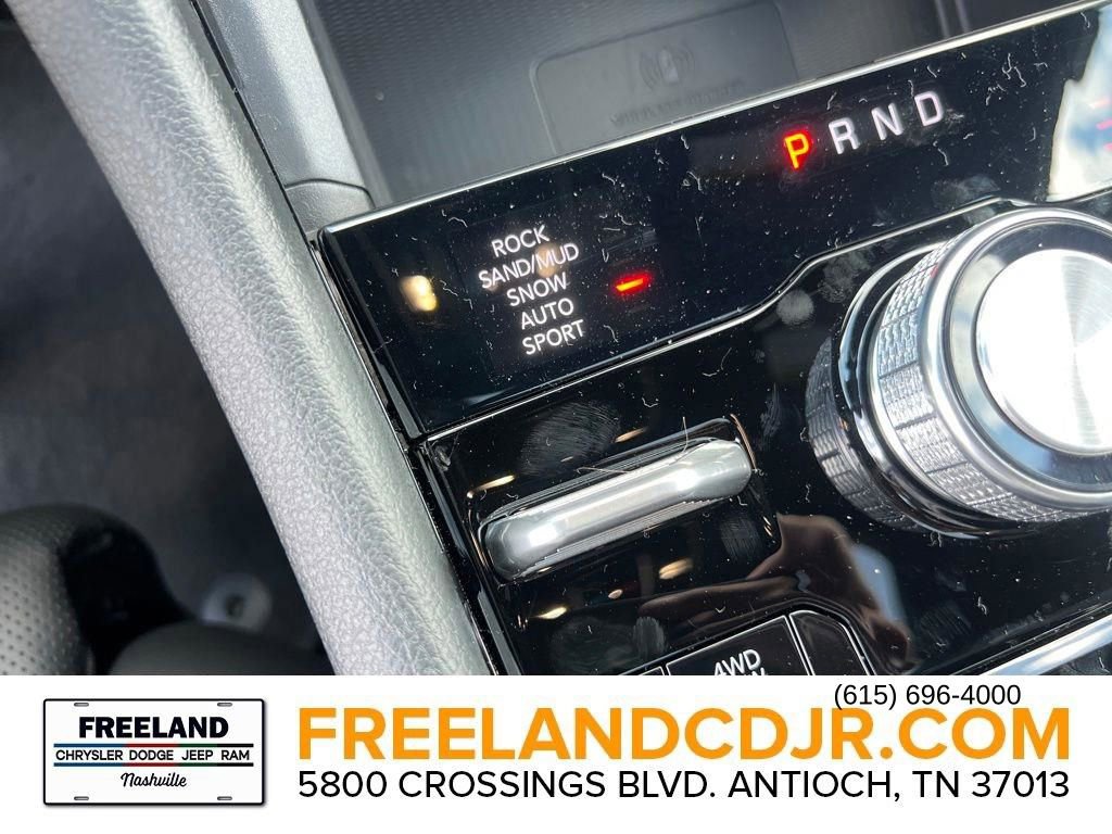 New 2025 Jeep Grand Cherokee L Overland w/ Luxury Tech Group IV image 15