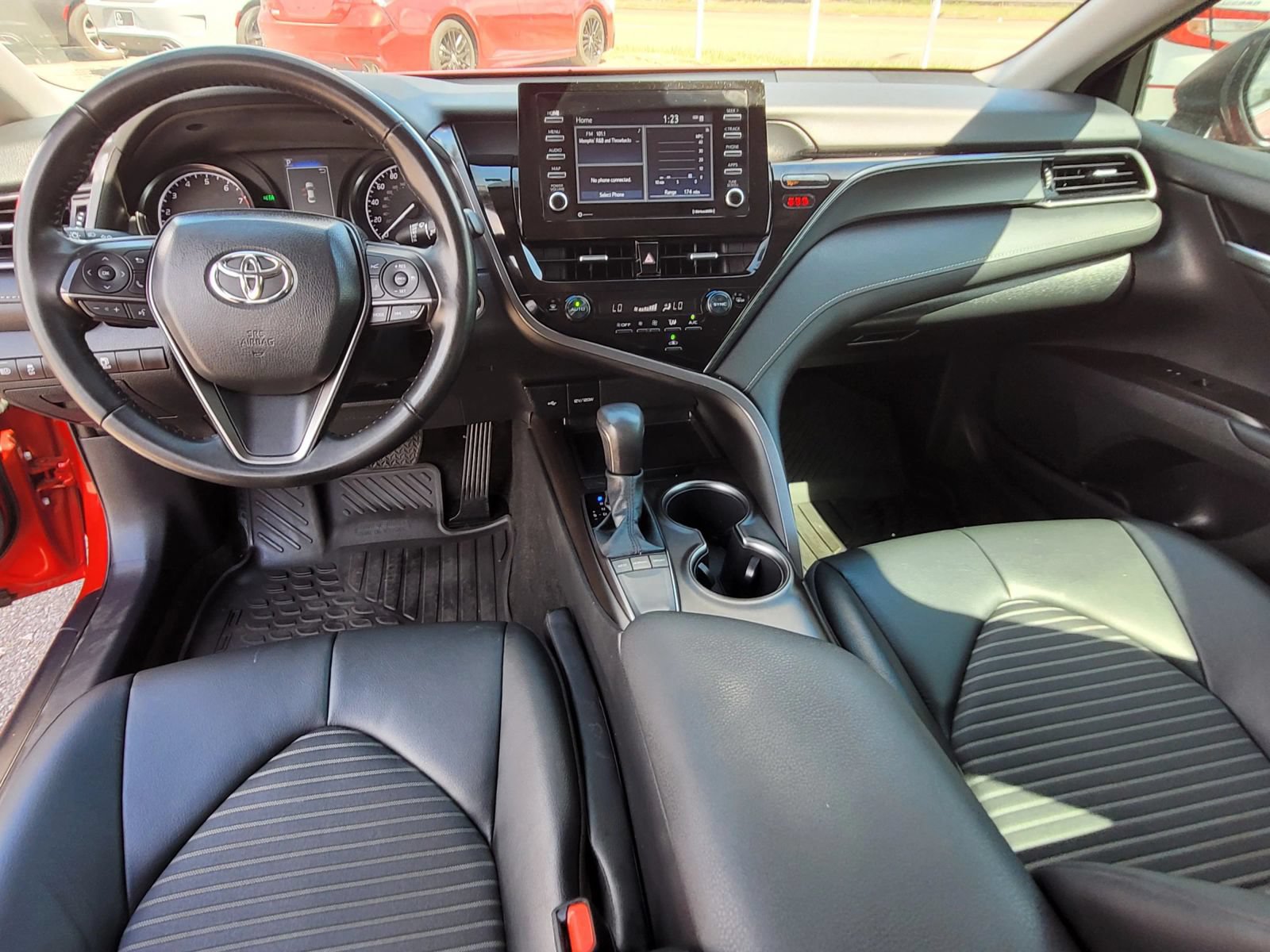 Used 2024 Toyota Camry SE w/ Convenience Package FWD image 15