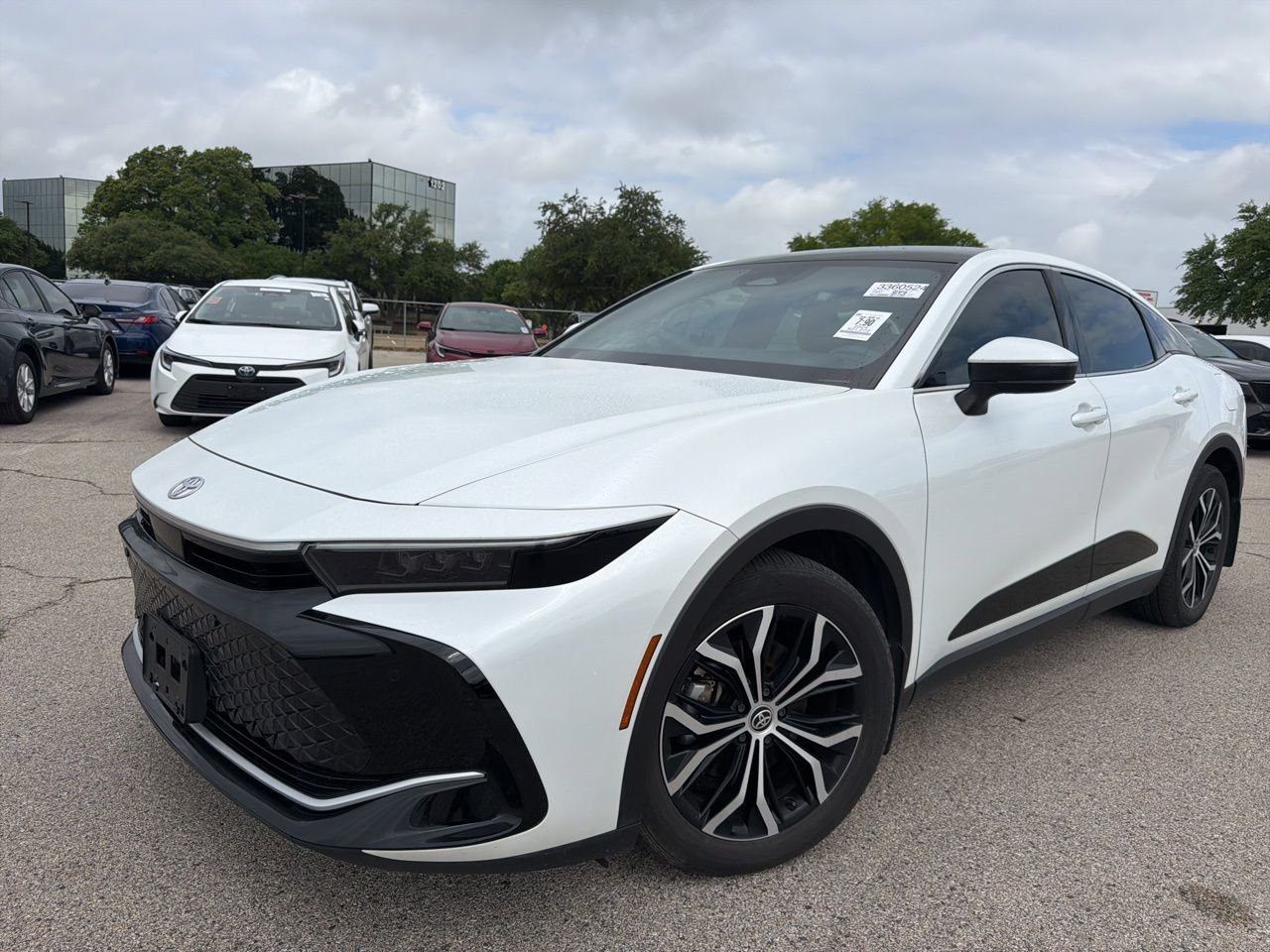 Used 2024 Toyota Crown image 1