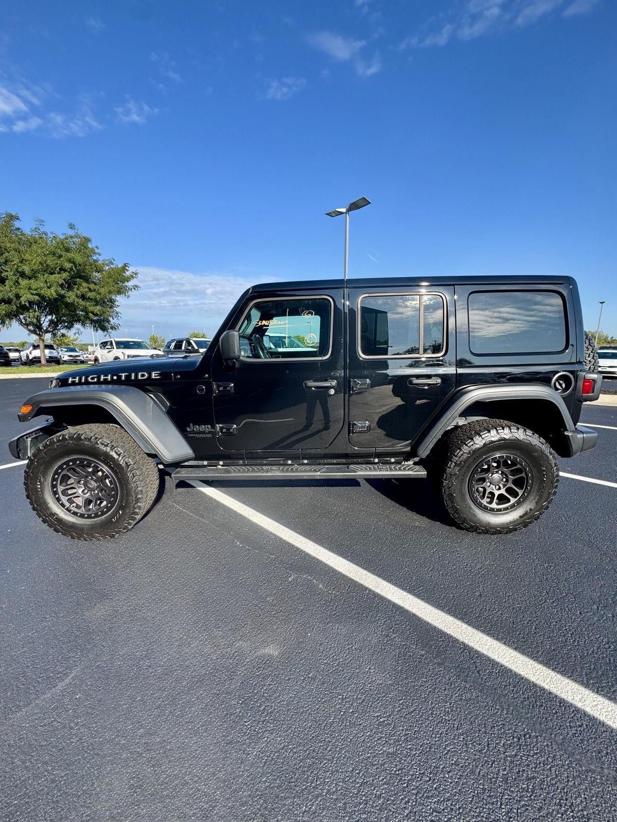 Used 2022 Jeep Wrangler Unlimited Sport AWD/4WD image 2