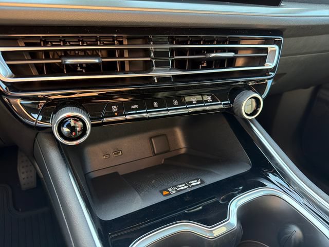 New 2026 Chevrolet Traverse LT w/ Midnight/Sport Edition FWD image 32