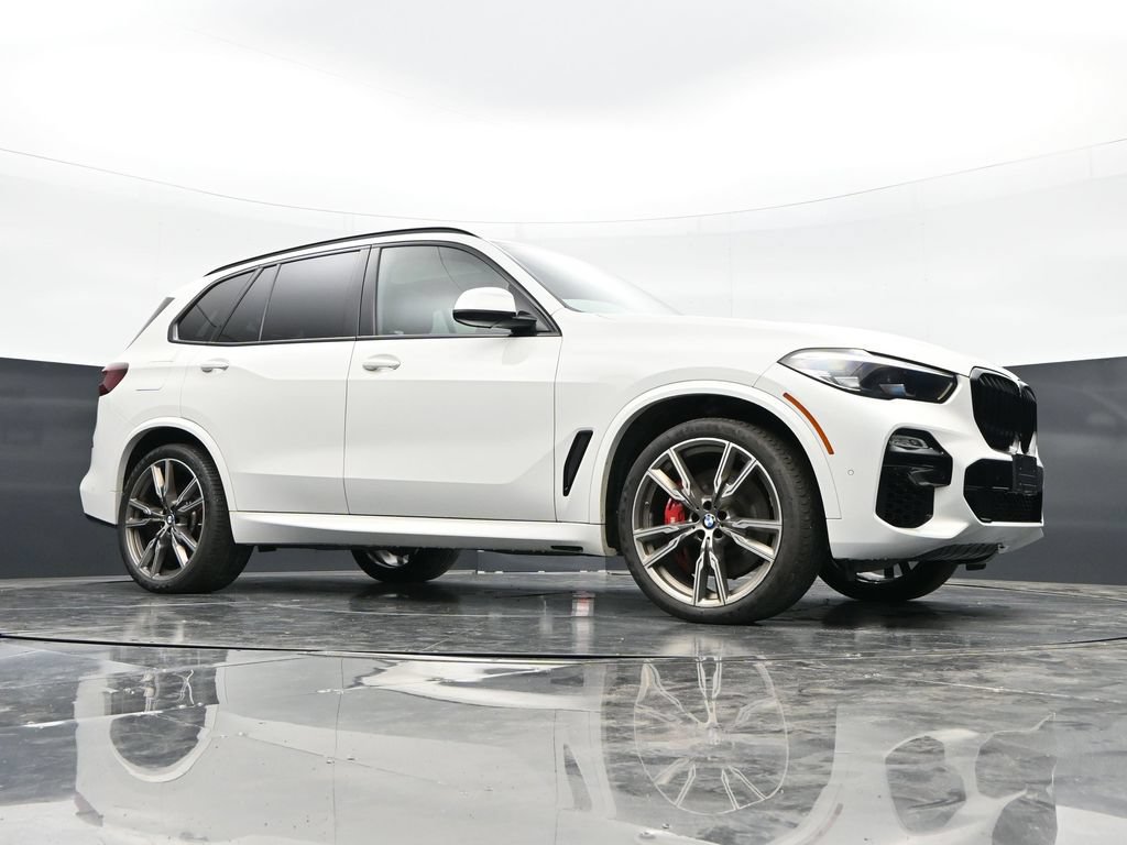 Used 2021 BMW X5 M50i AWD/4WD image 42