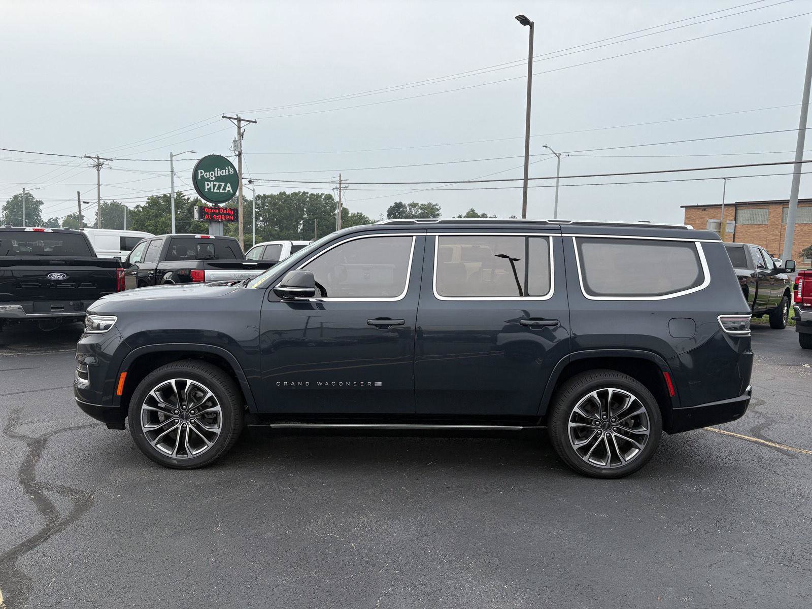 Used 2023 Jeep Grand Wagoneer Series III AWD/4WD image 25