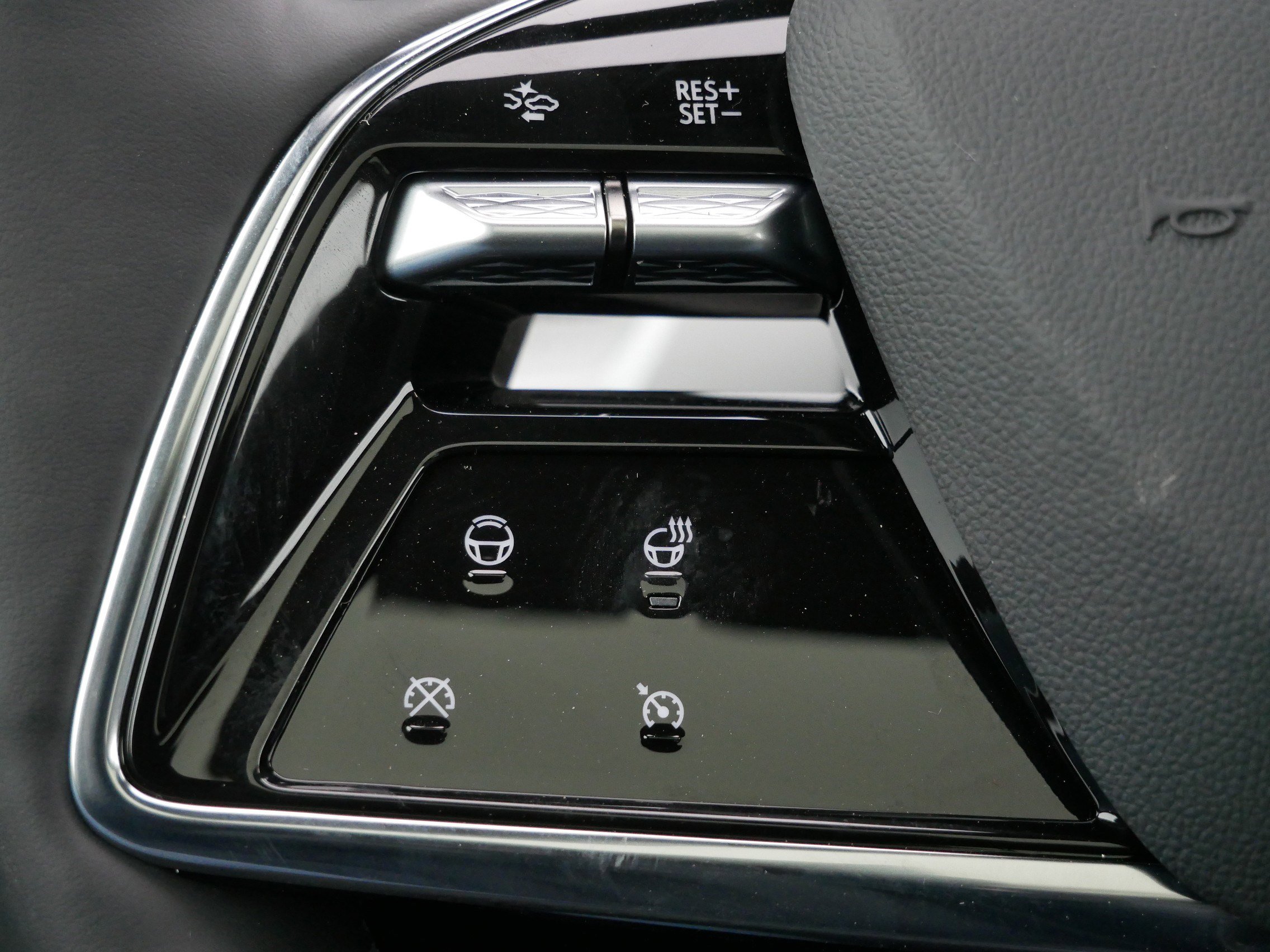 New 2026 Cadillac Optiq Sport 1 image 25