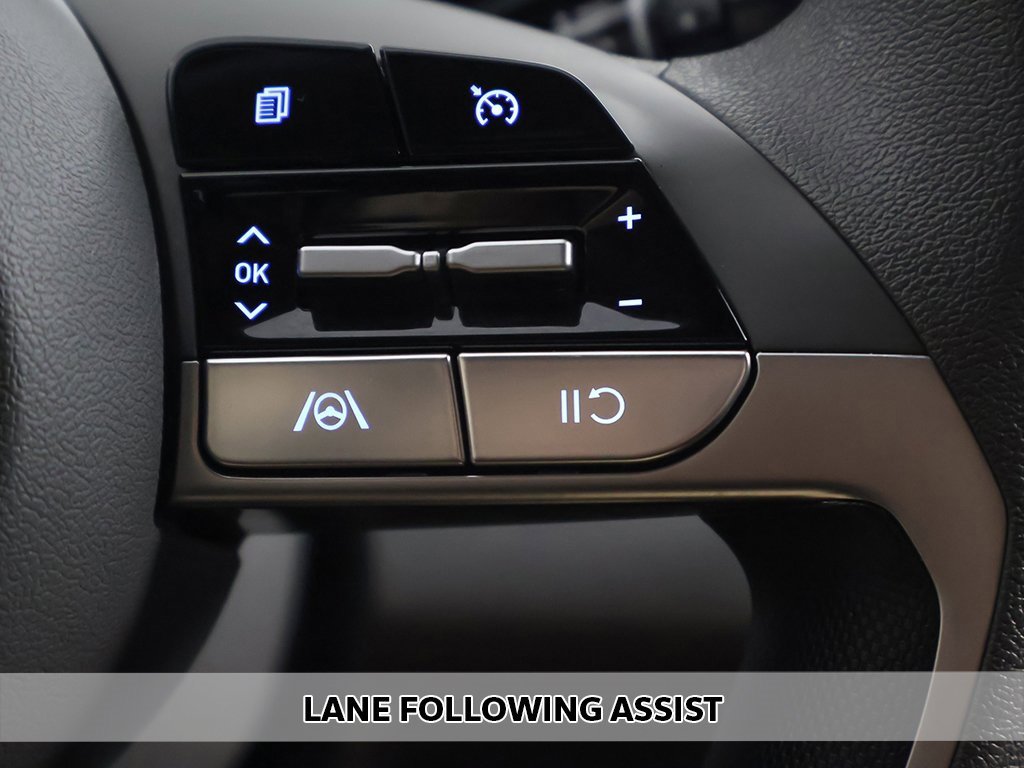 Used 2023 Hyundai Elantra Blue image 3