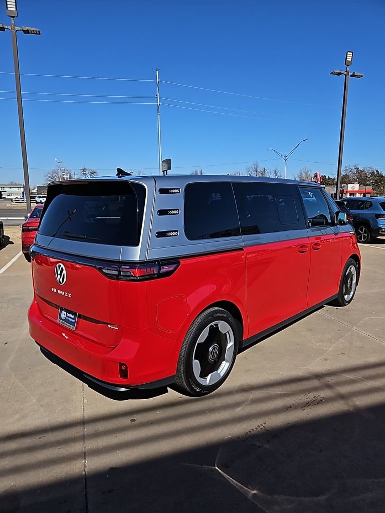 Used 2025 Volkswagen ID. Buzz Pro S Plus image 5