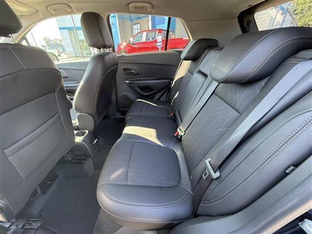 Certified 2022 Chevrolet Trax LT w/ LT Convenience Package image 24