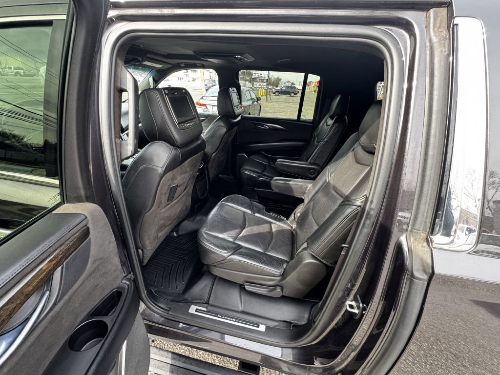 Used 2015 Cadillac Escalade ESV Platinum image 10