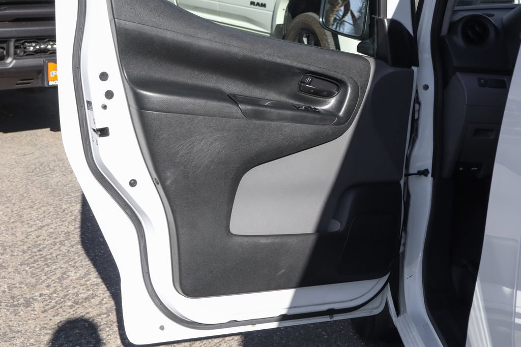 Used 2017 Nissan NV200 S FWD image 18