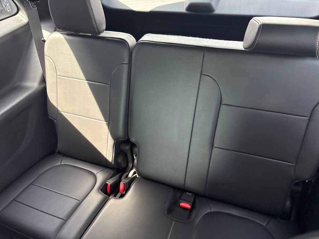 Used 2018 Chevrolet Traverse LT FWD image 38